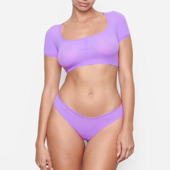 Skims Fits Everybody Henley crop top - Picture 3 of 6